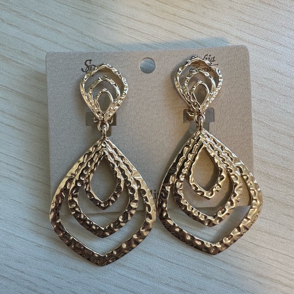 Gold Vintage-Inspired Drop Earrings with Teardrop Tiers - Picture 1 of 3